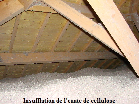 Insuflation d'ouate de cellulose en vrac